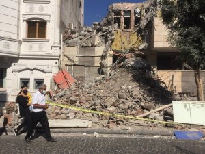 Diyarbakır’da 50 yıllık karakol binası yıkıldı