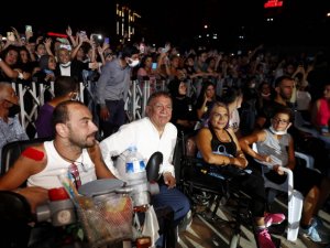 Seyhan, gençlerin stresini Gripin ile aldı