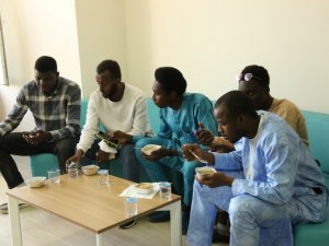 Yabancı uyruklu öğrenciler aşureyle tanıştı