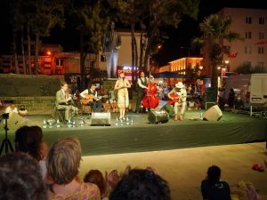 Ayvalık 7. AIMA Müzik Festivali Flapper Swing Jazz Band’in konseriyle veda etti