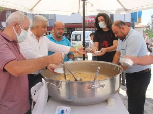 Hisarcık Belediyesi’nden aşure ikramı