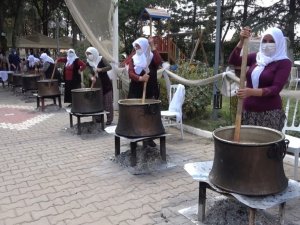 Aşure kazanları birlik ve beraberlik için kaynadı