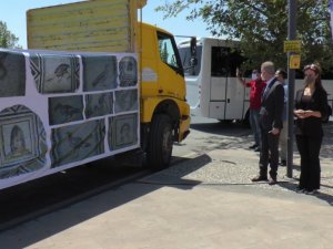 "Çingene Kızı" replikaları ABD için yola çıktı