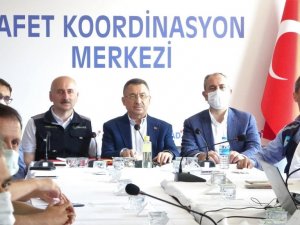 Cumhurbaşkanı Yardımcısı Oktay: “Çıkarma gemileriyle iş makinelerinin getirildiği bir afet yönetimini yaşıyoruz"