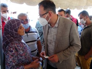 Bakan Kasapoğlu, Manavgat’ta orman yangınından zarar gören alanlarda incelemelerde bulundu