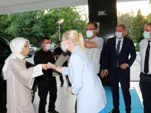 Bakan Kasapoğlu, Rektör Özkan ile bir araya geldi