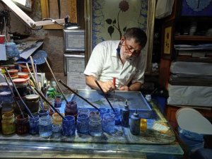 40 yaşından sonra öğrendiği sanatı aşkla yapıyor