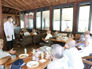 Millet kıraathanesinde sağlık semineri