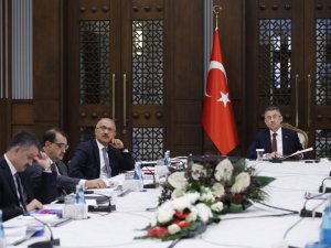 Cumhurbaşkanı Yardımcısı Oktay: “Hedefimiz yıl sonunda 210 milyar dolar civarında bir ihracata ulaşmak”