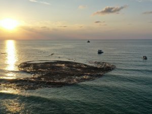 Bozkurt, Ayancık ve Türkeli açıkları tomruklardan arındırılıyor