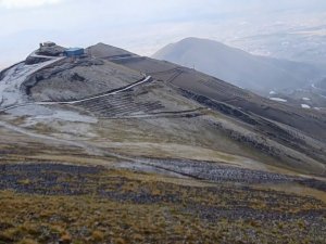 Zirve saniyeler içerisinde beyaza büründü