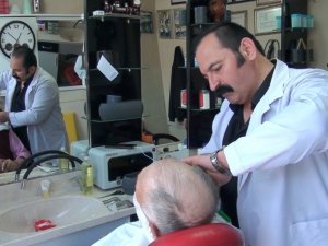 Aşısını olana bıyık boyası ve yüz bakımı ücretsiz