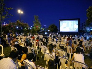 Eyüpsultan’da açık hava sinemalarıyla nostalji rüzgarı esti