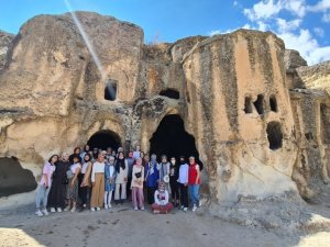 İmam hatipli gençler Frigya’yı gezdi