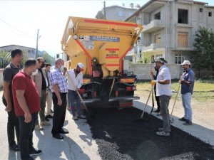Tuşba Belediyesinin asfalt yama çalışmaları aralıksız sürüyor