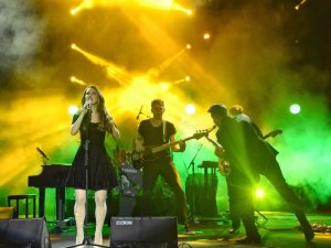 Karsu: “Sahne kıyafetimi bit pazarından aldım”