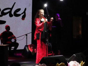 Suzan Kardeş’ten müzik ziyafeti