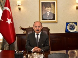 Manisa Valisi açıkladı: "Hastanede tedavi gören hastaların yüzde 88’i aşısız"