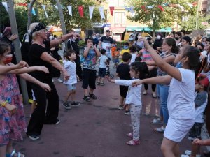 Maltepe’de sanat sokağa taşındı, festival başladı