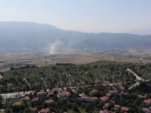 Tarihi ilçede çöp yangını söndürme çalışmaları devam ediyor