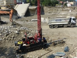 Sinop’ta hasarlı köprü yıkılırken, yenisinin zemin sondajına başlandı