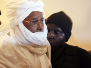 Ömür boyu hapse mahkum edilen Eski Çad Devlet Başkanı Habre, koronadan öldü