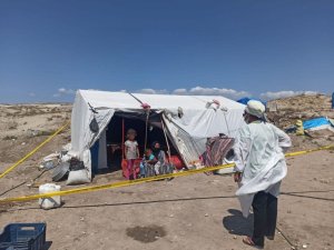 7 kişilik aile çadırlarında karantinaya alındı