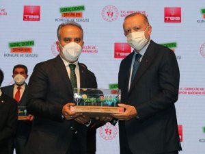 Cumhurbaşkanı Erdoğan’dan Bursa’ya gençlik ödülü