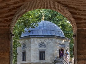 7 asırlık hanlarda zamanda yolculuk