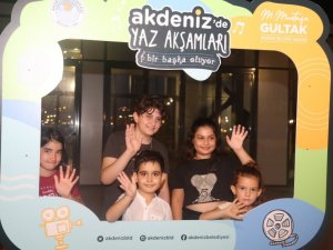 Akdeniz’de hem konser hem sinema keyfi