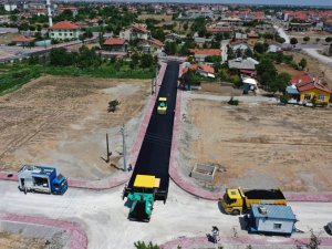 Karatay’da sıcak asfalt seferberliği sürüyor