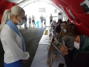 AK Parti’li Kılıçoğlu: “Terör örgütleri evlat nöbeti tutan ailelerin alın terinde boğulacaklar”