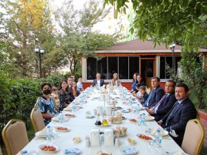 Bingöl’den tayini çıkan kaymakamlara veda yemeği