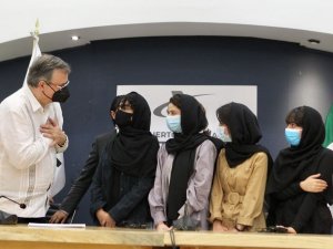 Afgan robotik ekibi üyeleri sığınmacı olarak Meksika’ya getirildi