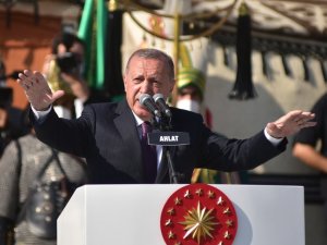 Cumhurbaşkanı Erdoğan Ahlat’ta konuştu: "Bu şehir doğu ve batı medeniyetleri arasında köprü olmuştur”