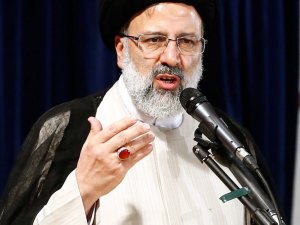 İran Cumhurbaşkanı Reisi’nin kabinesi Milli Eğitim Bakanlığı dışında güvenoyu aldı