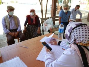 Aksaray’da mobil aşı ekipleri köy köy dolaşıp aşı yapıyor