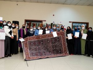Altındağ halı fabrikasında mezuniyet sevinci