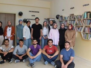 Üniversiteli gençlerden "17 İlçede 17 Kütüphane Projesi”