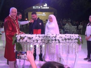 Damadın ’evet’ dediği sırada arkadaşları ’Son pişmanlık neye yarar’ şarkısını açtı