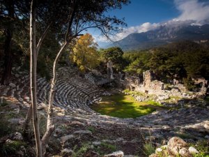 Birçok medeniyete ev sahipliği yapan Phaselis ziyaretçilerini bekliyor