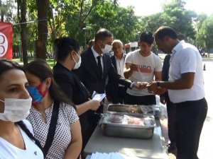 MHP Diyarbakır İl Başkanlığı’ndan vatandaşlara aşure ikramı