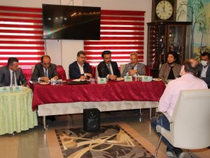 Akşehir’de muhtarlara bilgilendirme toplantısı yapıldı