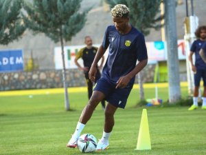 Ndong, ilk antrenmanına çıktı