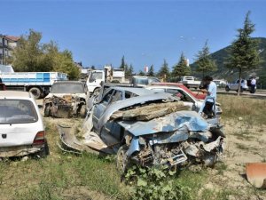 Ayancık’ta sel sonrası araba mezarlığı