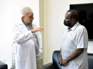 Kanada’dan geldi, şifayı DEÜ’de buldu