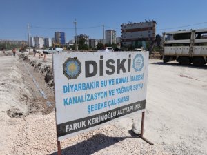 Diyarabakır’da yollarda alt yapı çalışmaları devam ediyor