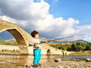 Tarihi Ceyhan Köprüsü ilgi odağı olmaya devam ediyor