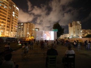 Mezitlililer bir akşamda sanata doydu