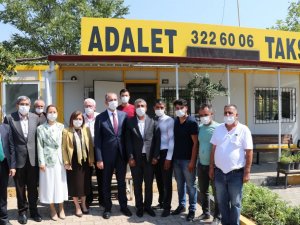 Bakan Gül, taksicilerin sorunlarını dinledi